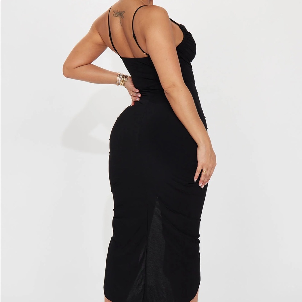 π NEW BLACK MIDI DRESS - Picture 3 of 3